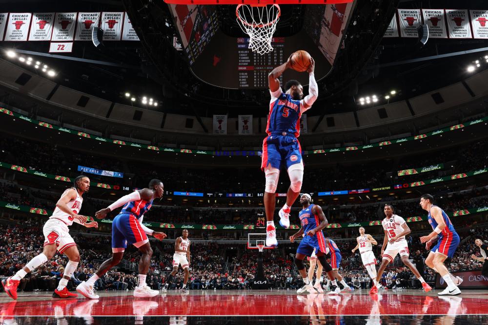 足球产业的 足球产业的