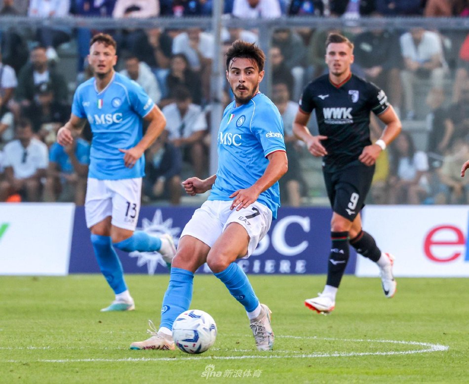 年轻边锋 年轻边锋